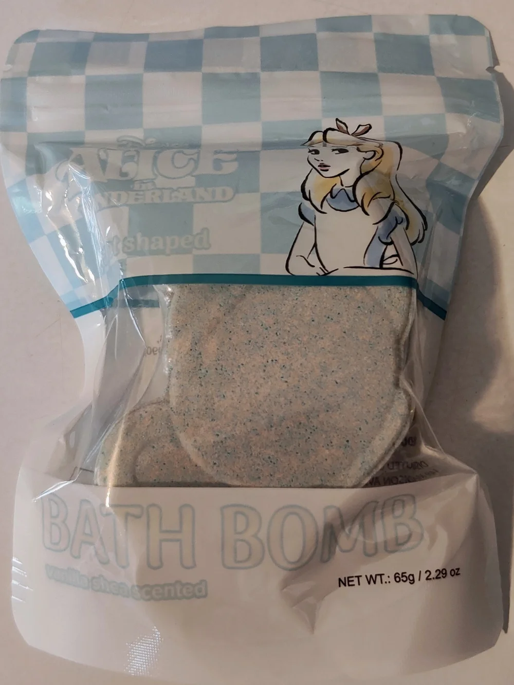 Disney Alice in Wonderland Facial Cleansing Wipes, Bath Salts & Bath Bomb Bundle